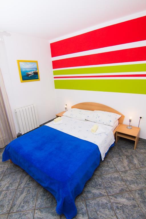 Apartmani Zuzic 克尔克 客房 照片
