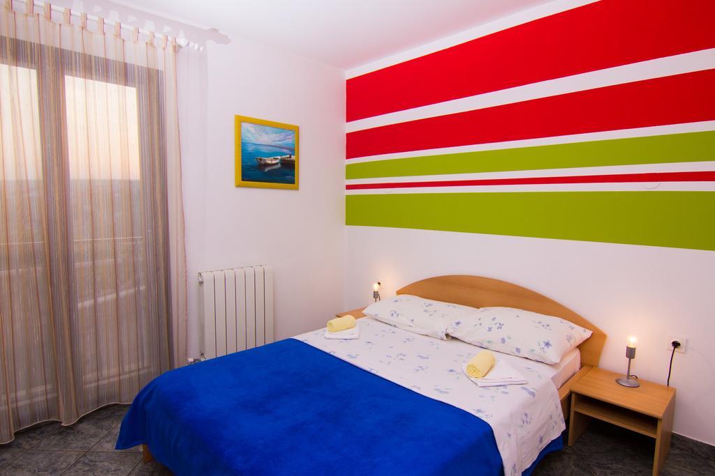 Apartmani Zuzic 克尔克 客房 照片
