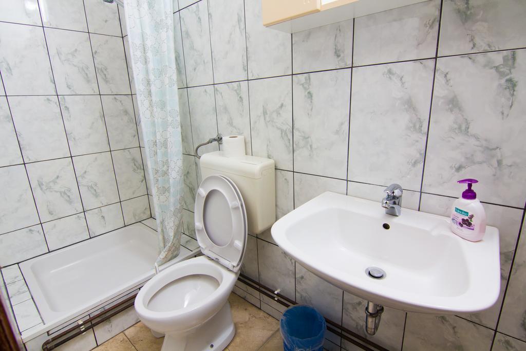 Apartmani Zuzic 克尔克 客房 照片