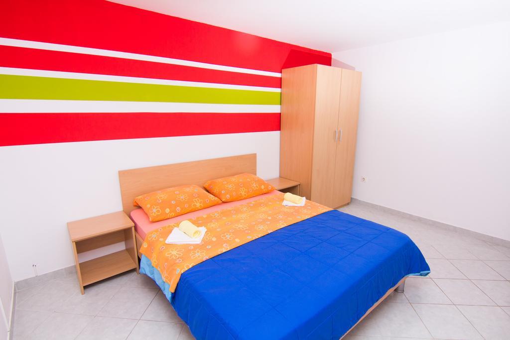 Apartmani Zuzic 克尔克 客房 照片